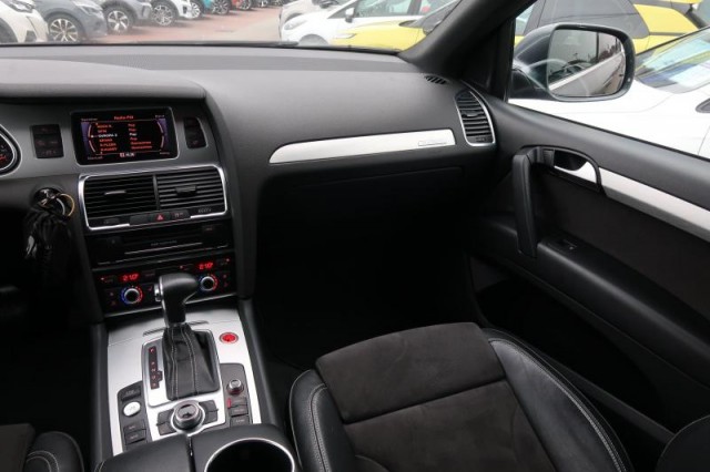Audi Q7  3.0 TDI S-Line