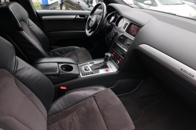 Audi Q7  3.0 TDI S-Line