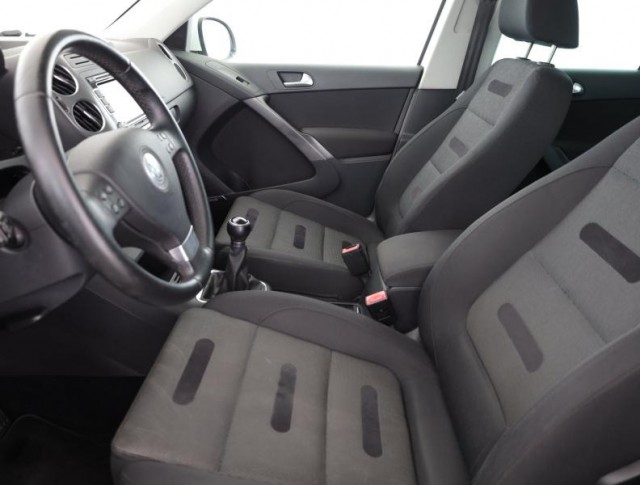 Volkswagen Tiguan  2.0 TSI 