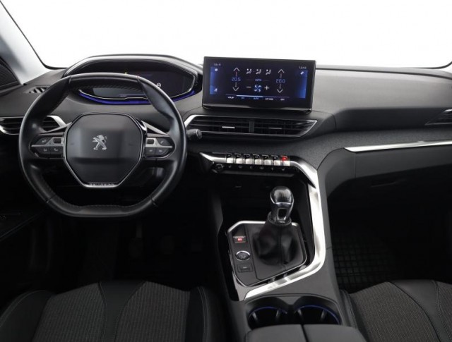 Peugeot 3008  1.5 BlueHDi 