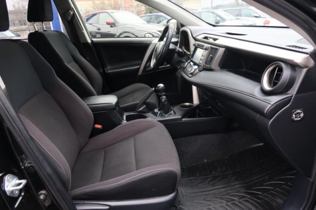 Toyota RAV 4  2.0 VVT-i Active