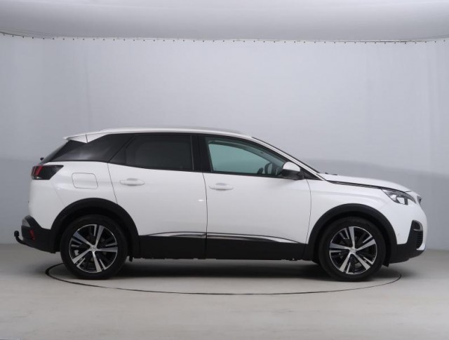 Peugeot 3008  1.2 PureTech Allure