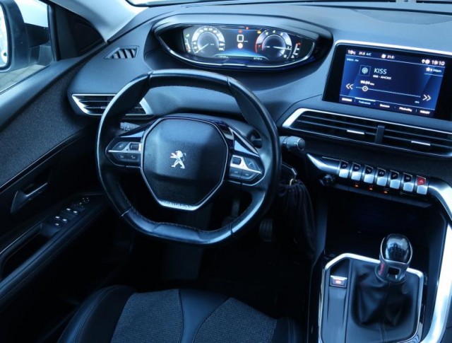 Peugeot 3008  1.2 PureTech Allure