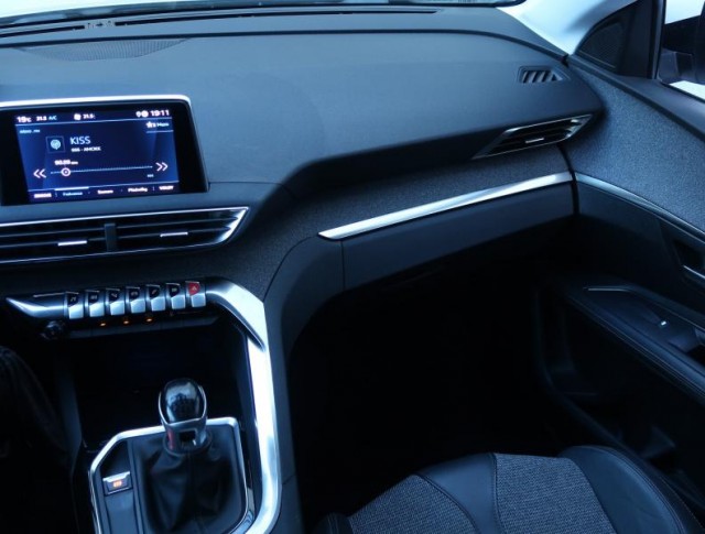 Peugeot 3008  1.2 PureTech Allure