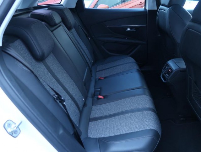 Peugeot 3008  1.2 PureTech Allure