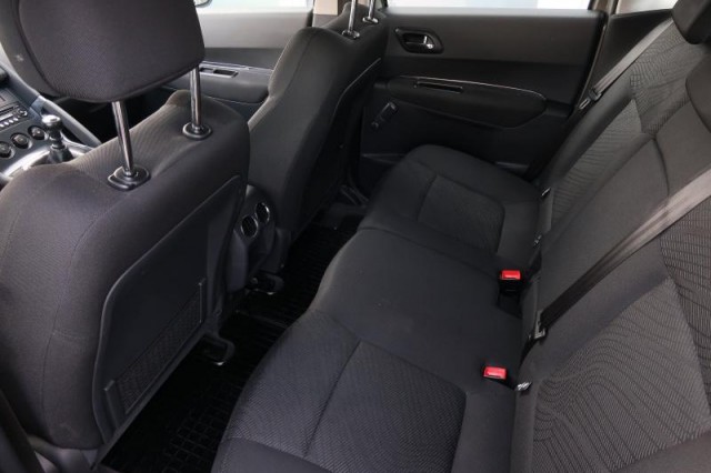 Peugeot 3008  1.6 HDi Active