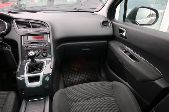 Peugeot 5008  2.0 BlueHDi 