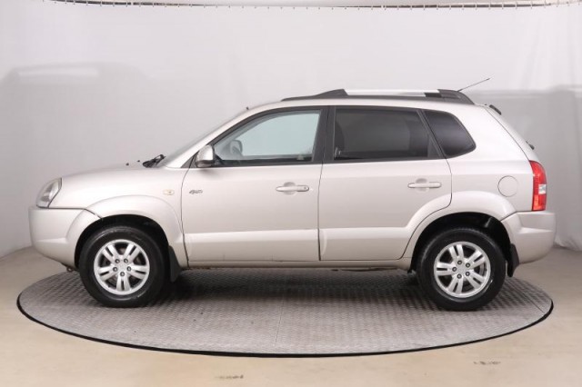 Hyundai Tucson  2.0 i 