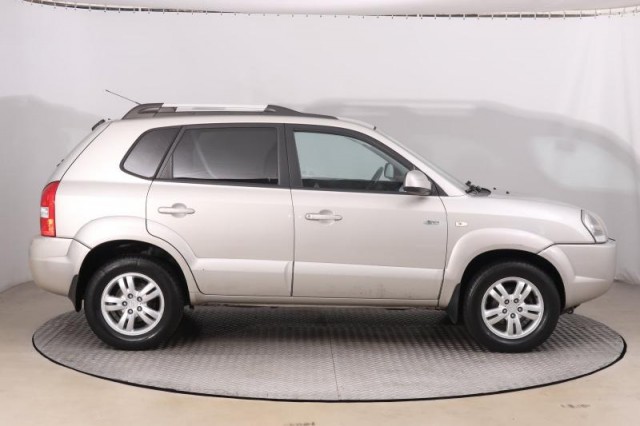 Hyundai Tucson  2.0 i 