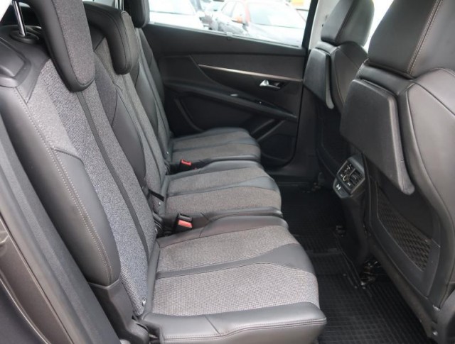 Peugeot 5008  1.5 BlueHDi 