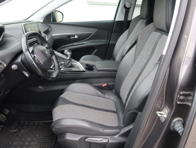 Peugeot 5008  1.5 BlueHDi 