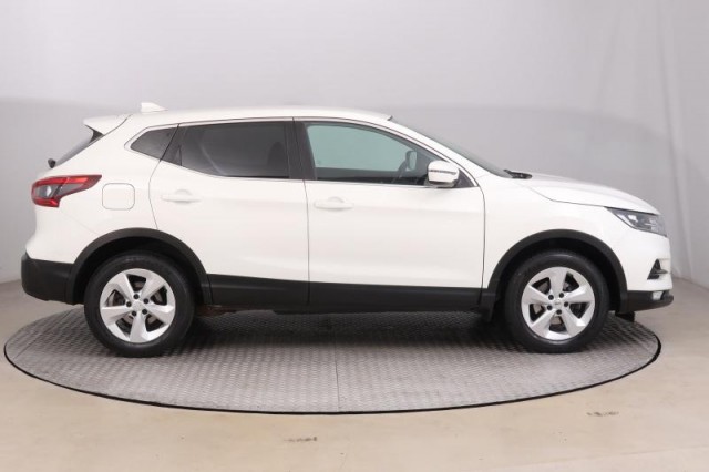 Nissan Qashqai  1.6 DIG-T 