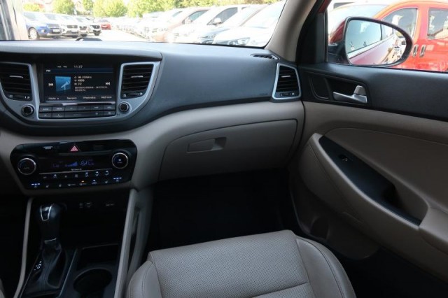Hyundai Tucson  2.0 CRDi 