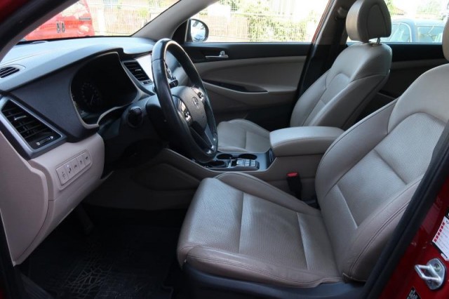 Hyundai Tucson  2.0 CRDi 