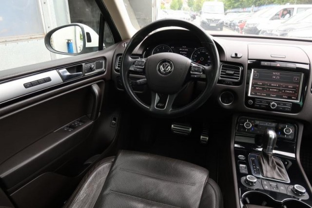 Volkswagen Touareg  3.0 TDI 