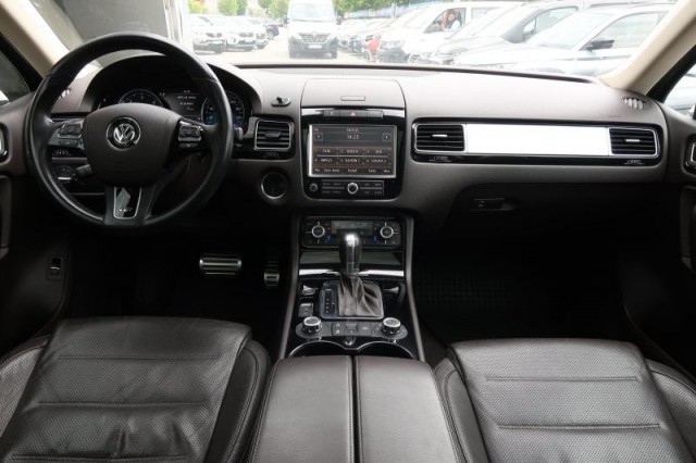 Volkswagen Touareg  3.0 TDI 