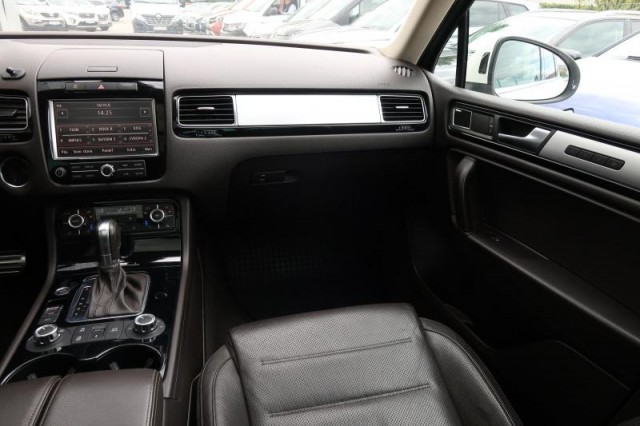 Volkswagen Touareg  3.0 TDI 