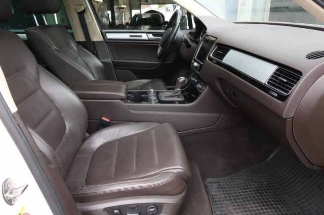Volkswagen Touareg  3.0 TDI 