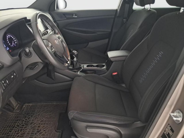 Hyundai Tucson  1.7 CRDi Trikolor