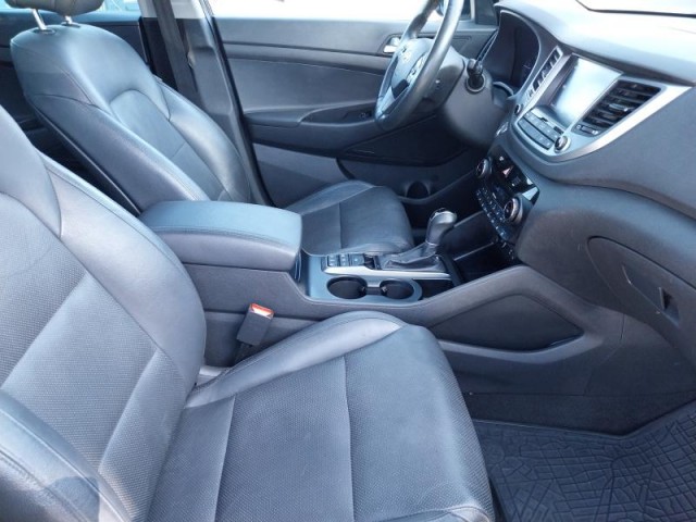 Hyundai Tucson  2.0 CRDi 
