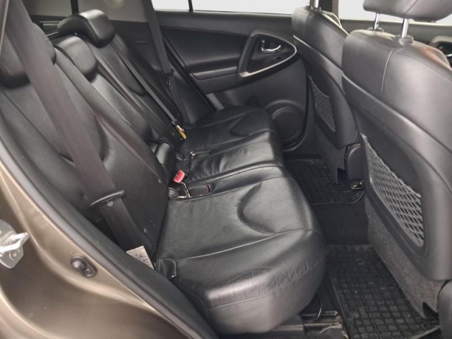 Toyota RAV 4  2.0 VVT-i 