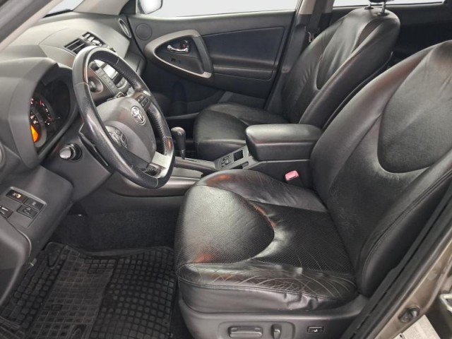 Toyota RAV 4  2.0 VVT-i 
