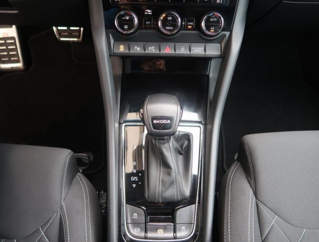 Škoda Karoq  1.5 TSI Sportline