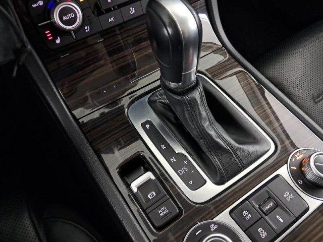 Volkswagen Touareg  3.0 TDI 