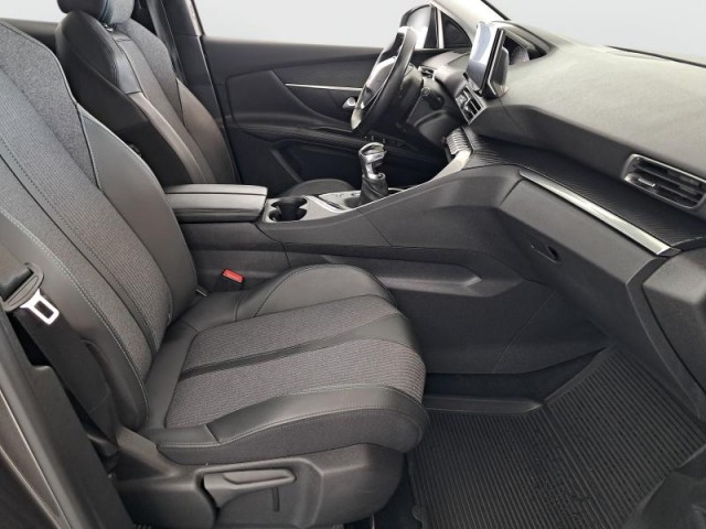 Peugeot 3008  1.2 PureTech 