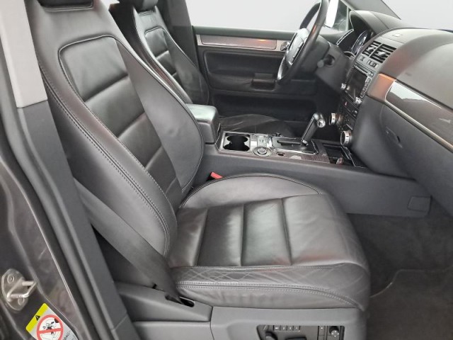 Volkswagen Touareg  3.0 TDI R-Line