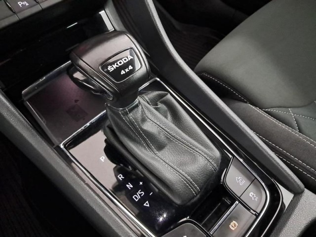 Škoda Karoq  2.0 TSI Sportline