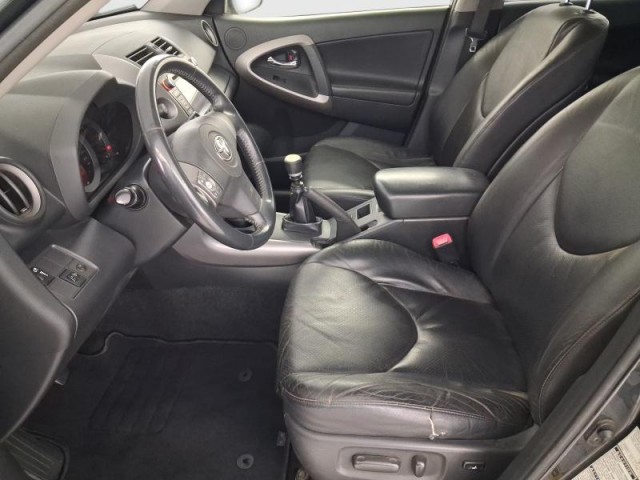 Toyota RAV 4  2.2 D-CAT Executive