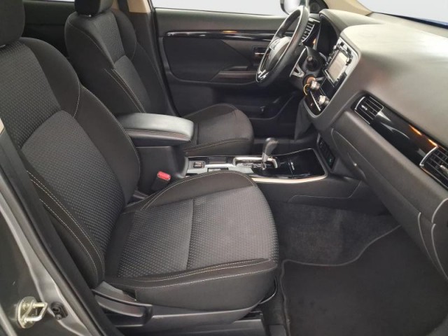 Mitsubishi Outlander  2.0 Intense