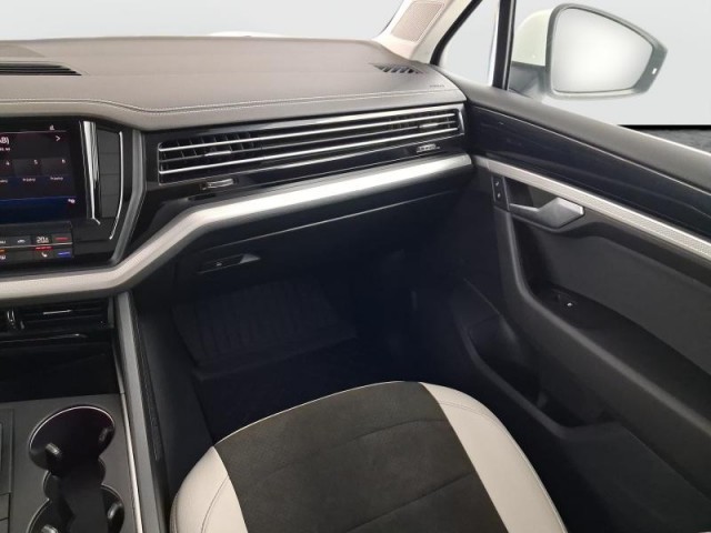 Volkswagen Touareg  3.0 TDI 