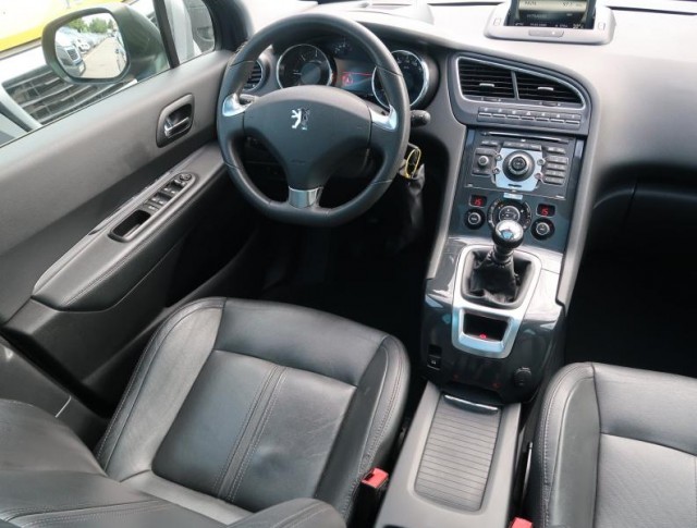 Peugeot 5008  2.0 HDI 