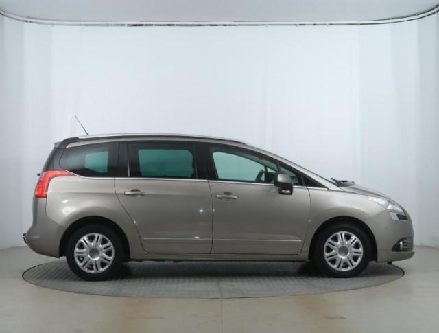 Peugeot 5008  2.0 HDI 