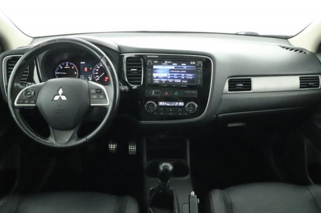 Mitsubishi Outlander  2.2 DI-D 