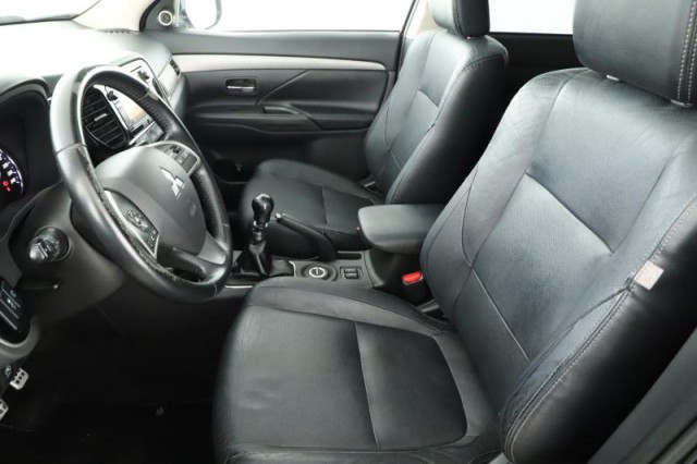 Mitsubishi Outlander  2.2 DI-D 