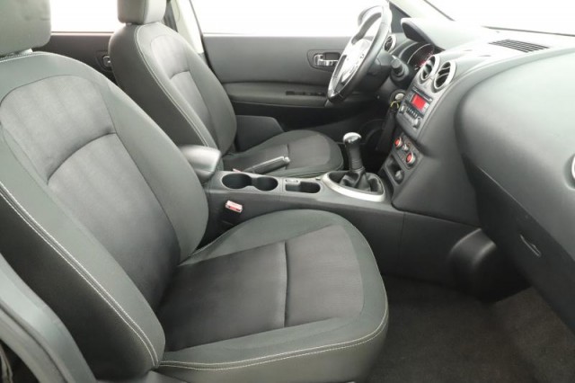 Nissan Qashqai  1.6 