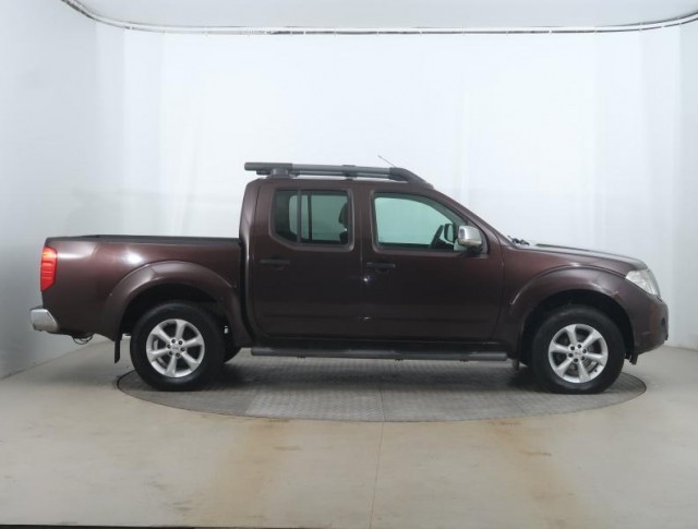 Nissan Navara  2.5 D 