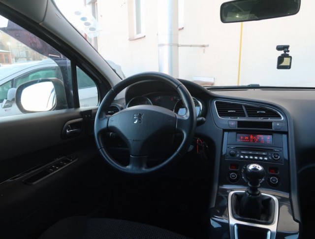 Peugeot 5008  1.6 HDi 