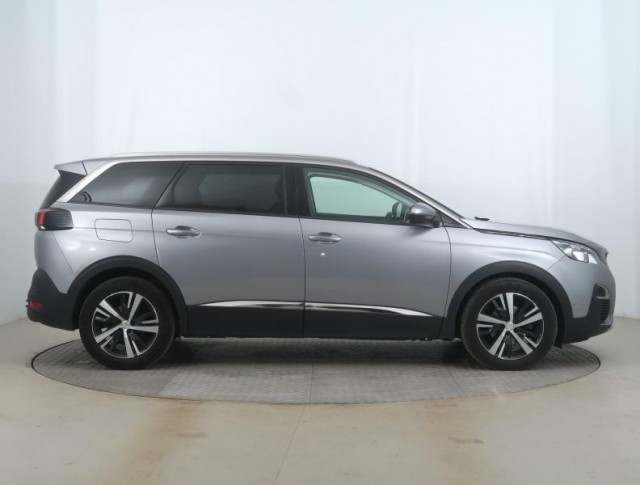 Peugeot 5008  1.5 BlueHDi Allure