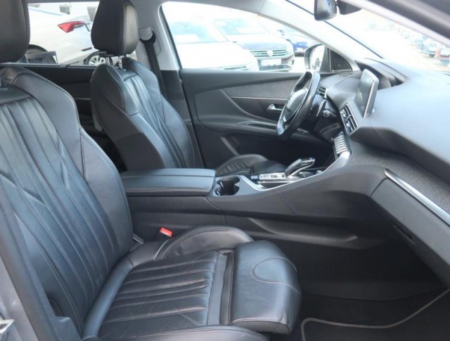 Peugeot 5008  1.5 BlueHDi Allure