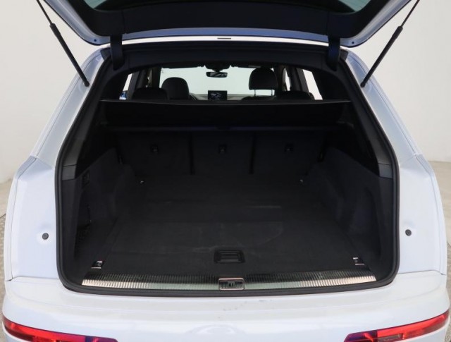 Audi Q7  3.0 TDI 