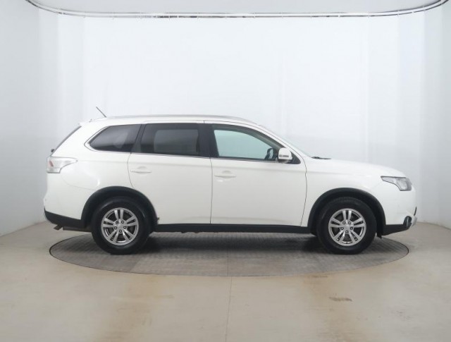 Mitsubishi Outlander  2.2 DI-D 