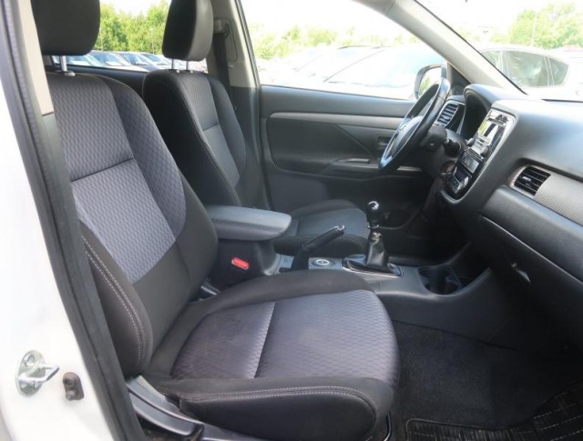Mitsubishi Outlander  2.2 DI-D 