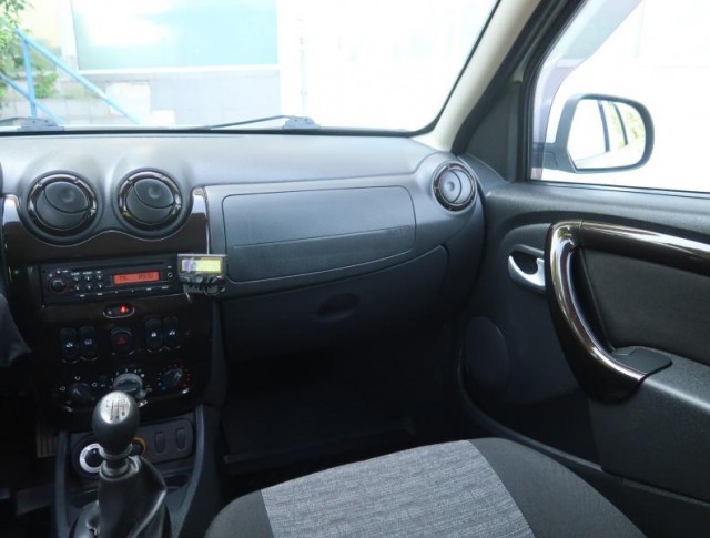 Dacia Duster  1.6 16V 