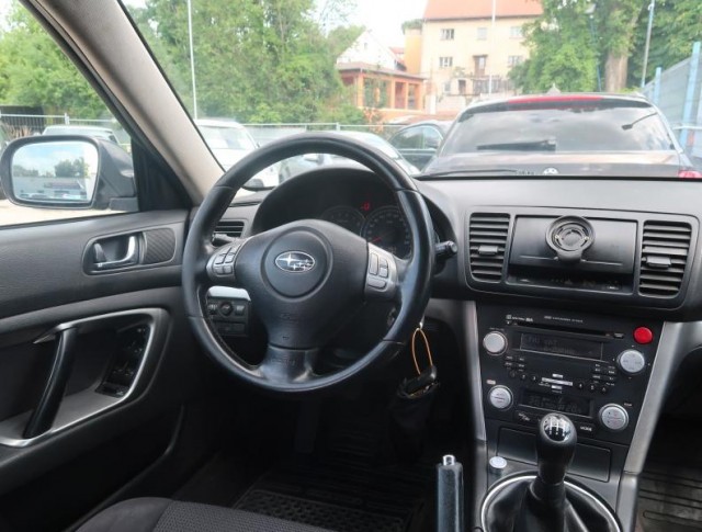Subaru Outback  2.5 i 