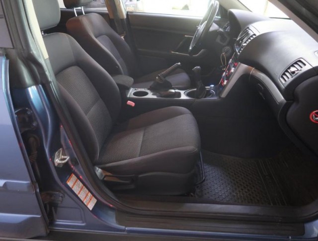 Subaru Outback  2.5 i 