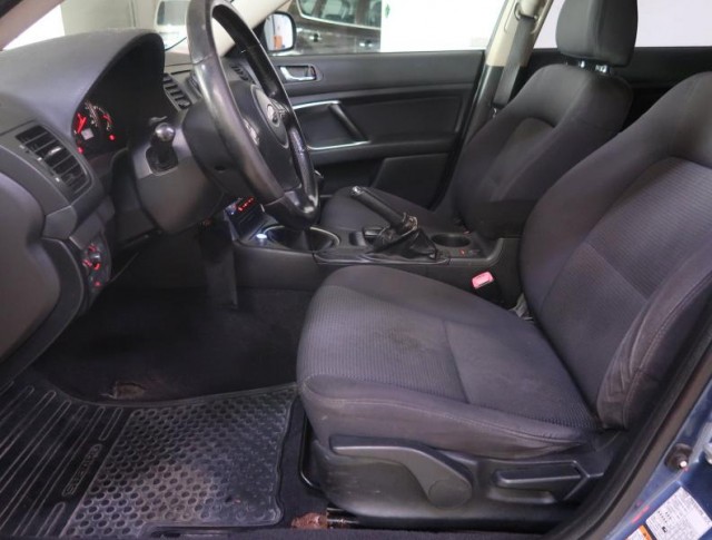 Subaru Outback  2.5 i 